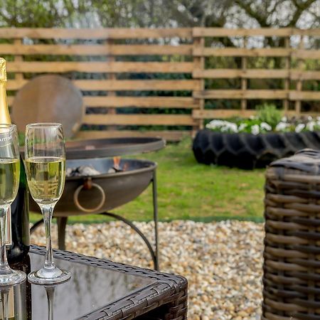 Bramley Cottage North Weald Экстерьер фото