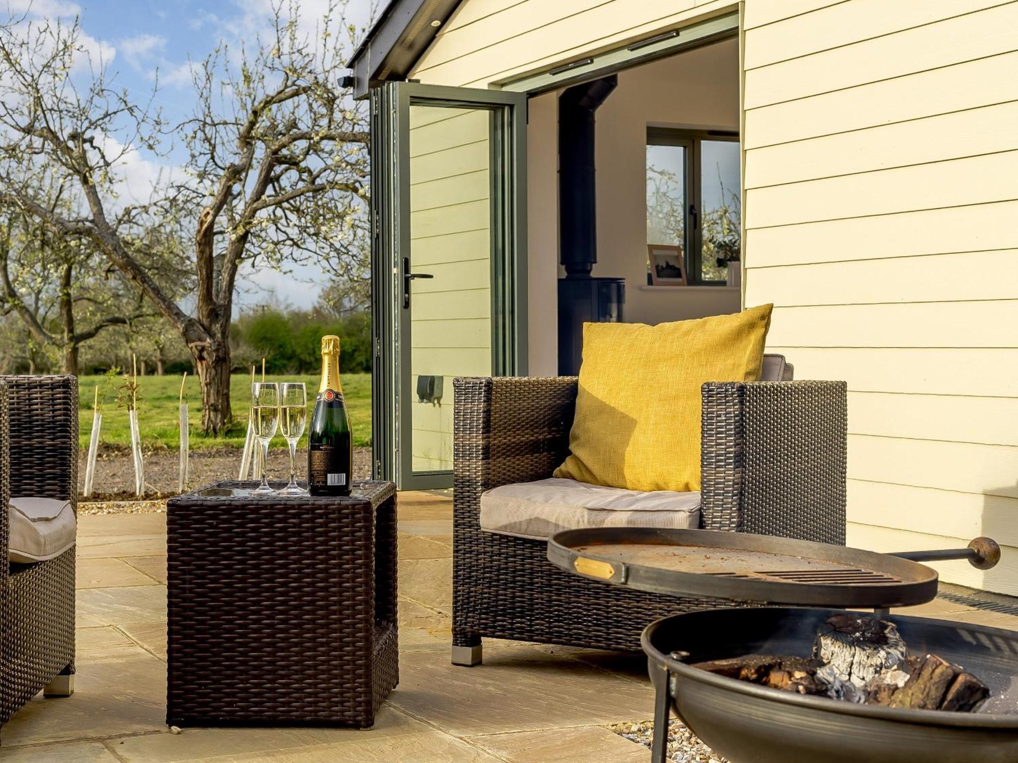 Bramley Cottage North Weald Экстерьер фото
